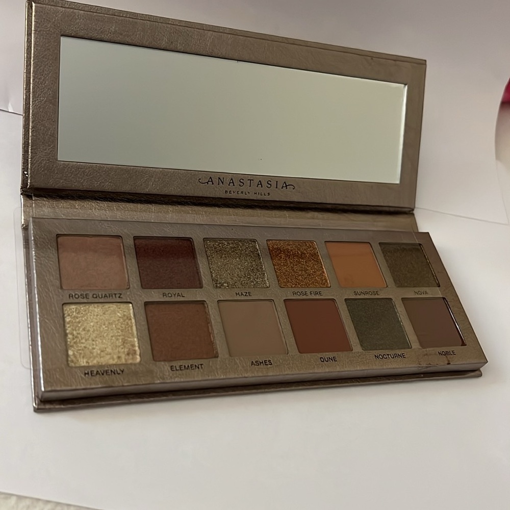NWOB Anastasia Beverly Hills ROSE METALS Eye Shadow Palette - Picture 3 of 7